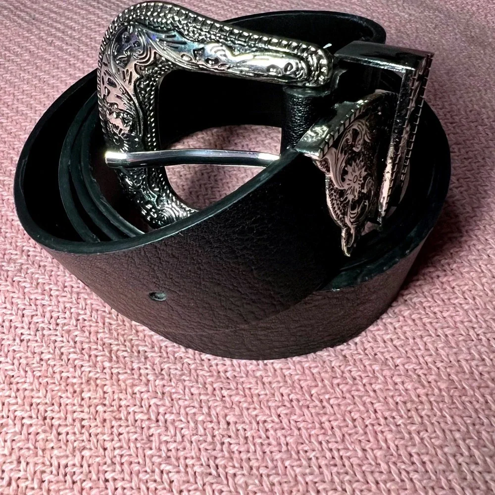 NOT FOR SALEWomens Western Black‎ Faux Leather Belt Silver Ornate Engraved